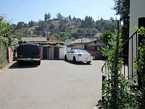 3160 Cazador St in Los Angeles, CA - Building Photo - Building Photo