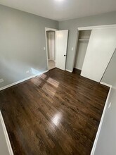 7661 S Coles Ave, Unit 2B in Chicago, IL - Building Photo - Building Photo