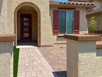 5819 N 88th Ln in Glendale, AZ - Foto de edificio - Building Photo