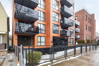 Copper Towers in Bayside, NY - Foto de edificio - Building Photo