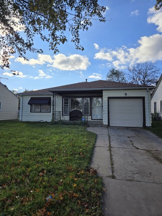 property at 1219 N Harding Ave