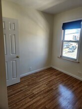 64-4 Metropolitan Ave in Queens, NY - Building Photo - Building Photo