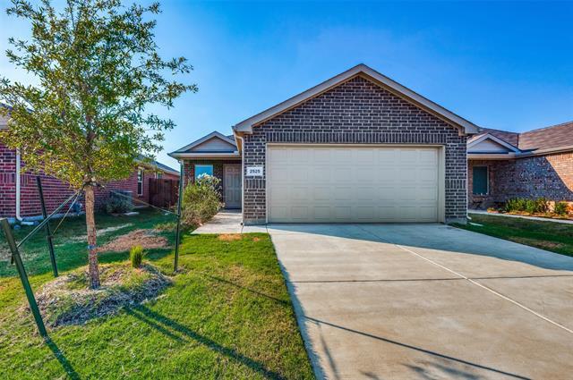 2525 Russell St in Crandall, TX - Building Photo