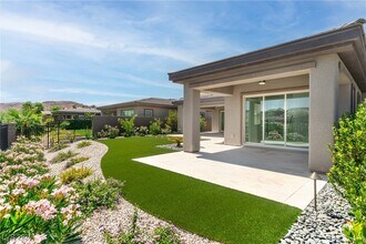 87 Reflection Cove Dr in Henderson, NV - Building Photo - Building Photo