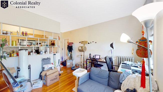 1071 Beacon St in Brookline, MA - Foto de edificio - Building Photo