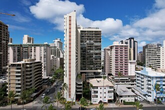 Waikiki Beach Condominiums in Honolulu, HI - Foto de edificio - Building Photo
