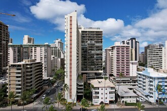 Waikiki Beach Condominiums in Honolulu, HI - Building Photo - Building Photo