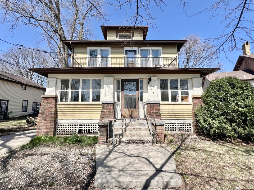 817-819 Glen St in Janesville, WI - Building Photo