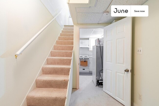 216 Ascot Pl NE in Washington, DC - Foto de edificio - Building Photo