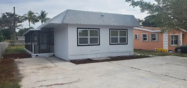 property at 347 NW 6th St