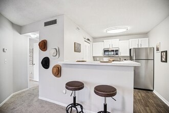 1070 Main Apartments in Hendersonville, TN - Foto de edificio - Building Photo