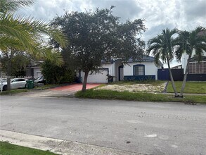 10272 SW 227th Ln in Cutler Bay, FL - Building Photo - Building Photo