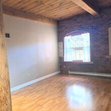 335 Cypress St in Manchester, NH - Foto de edificio - Building Photo