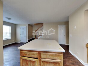 913 Tom Hailey Blvd in La Vergne, TN - Building Photo - Building Photo