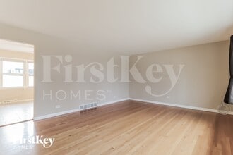 301 E Division St in Itasca, IL - Building Photo - Building Photo