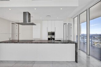 700 NE 26th Terrace in Miami, FL - Building Photo - Building Photo
