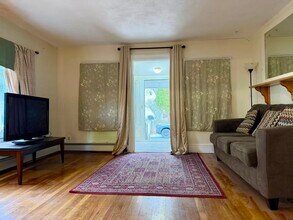 24 Arden St in Boston, MA - Foto de edificio - Building Photo