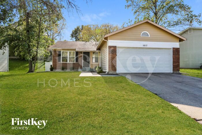 1617 Fairwood Forest Dr in St. Peters, MO - Building Photo