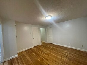 14 Irving St in Everett, MA - Building Photo - Building Photo