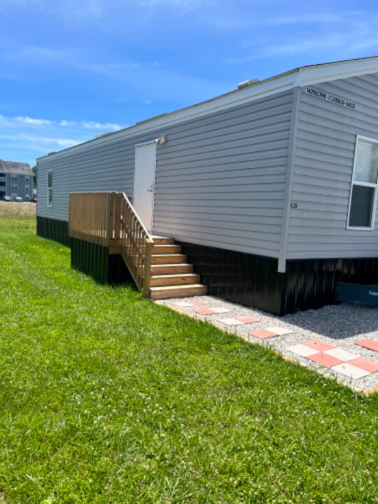 23 Meadowview Ln in Louisa, KY - Building Photo