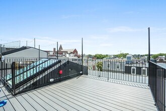 174 W Seventh St-Unit -3 in Boston, MA - Building Photo - Building Photo