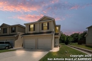 10619 Mathom Landing in Universal City, TX - Building Photo
