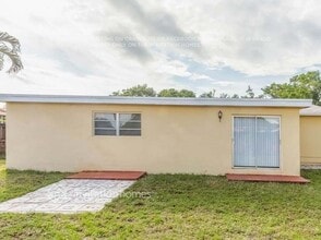 4825 NW 189th Terrace in Miami Gardens, FL - Building Photo - Building Photo