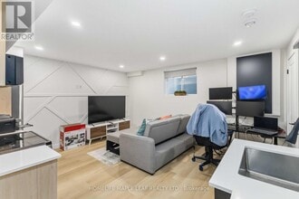 1576 Dylan St in London, ON - Building Photo - Building Photo