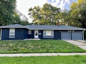 9316 Fairwood Dr in Kansas City, MO - Building Photo