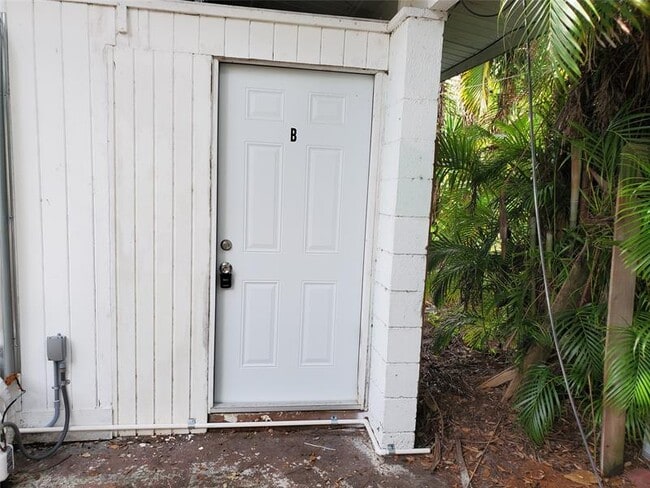 property at 819 E Las Olas Blvd
