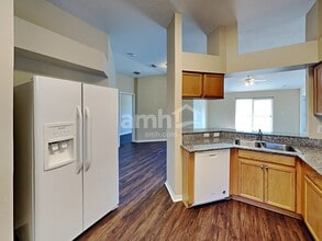 12042 Butler Woods Cir in Riverview, FL - Foto de edificio - Building Photo