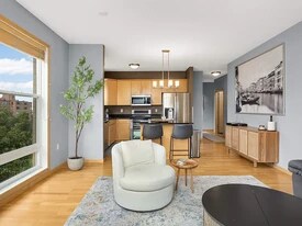 301 Oak Grove St, Unit 301 Oak Grove in Minneapolis, MN - Building Photo