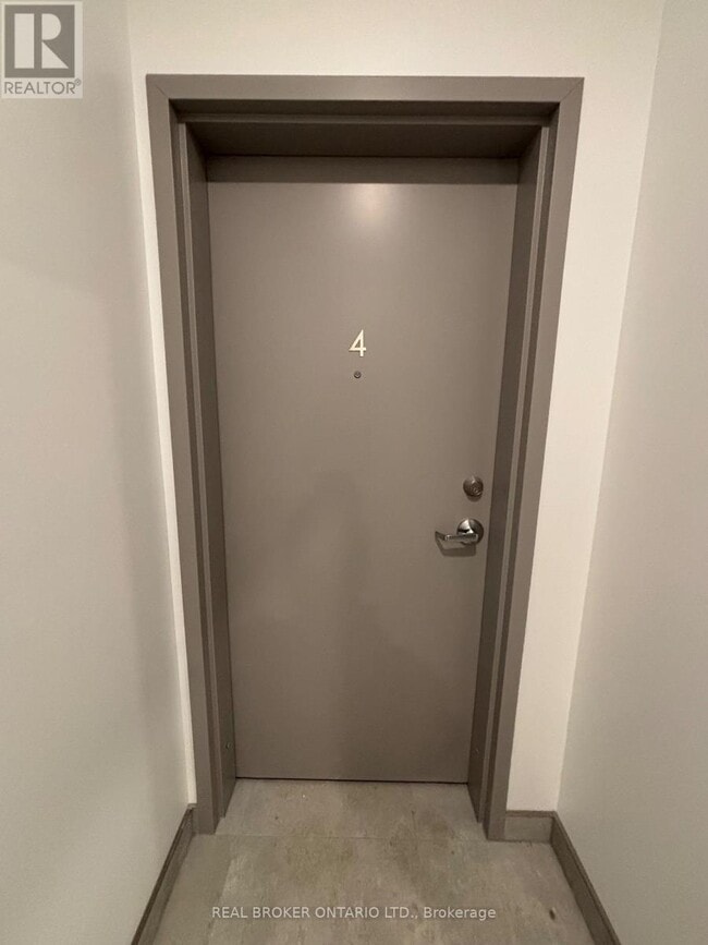 184 Woodroffe Ave in Ottawa, ON - Building Photo - Building Photo