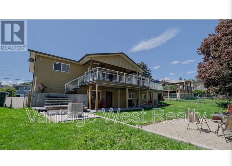 2816 Lower Glenrosa Rd in West Kelowna, BC - Building Photo