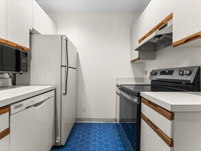 473 Beacon St, Unit 4 in Boston, MA - Building Photo - Building Photo