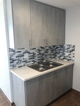 1108 W 110th St in Los Angeles, CA - Building Photo - Building Photo