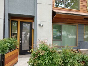 139 W Live Oak Ave, Unit B in Arcadia, CA - Building Photo - Building Photo
