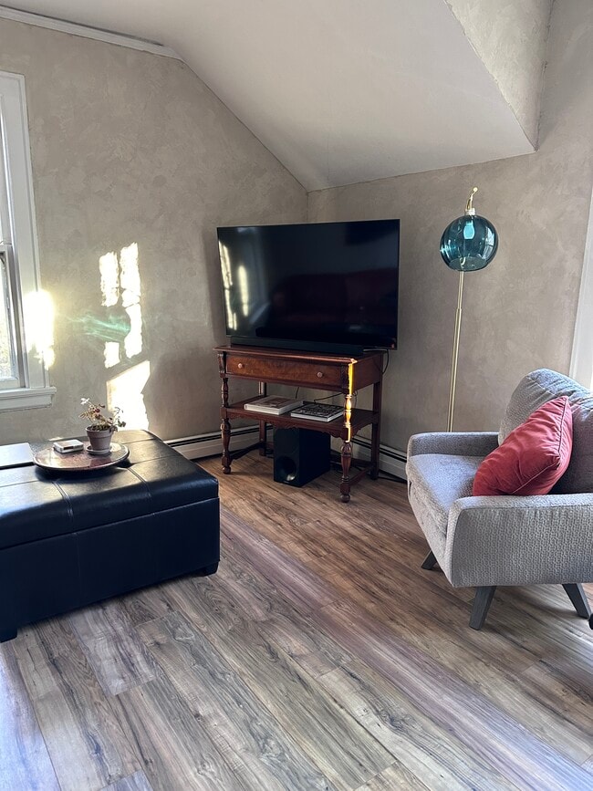 3901 1/2 Greysolon Rd in Duluth, MN - Foto de edificio - Building Photo