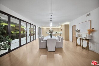 7212 Mulholland Dr in Los Angeles, CA - Building Photo - Building Photo