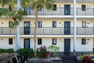 Marina Town Condos in North Fort Myers, FL - Building Photo - Building Photo