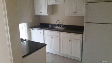 194 E Main St, Unit 19 in Walden, NY - Foto de edificio - Building Photo