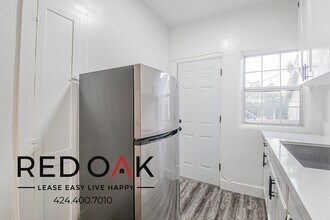 1272 Mullen Ave in Los Angeles, CA - Foto de edificio - Building Photo