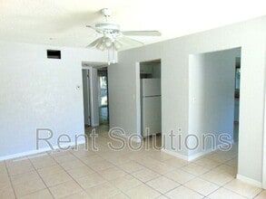 217 Debby Ct in Largo, FL - Building Photo - Building Photo