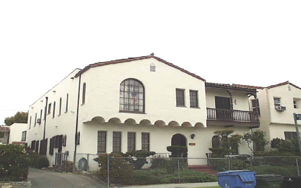 1125 Queen Anne Pl in Los Angeles, CA - Building Photo