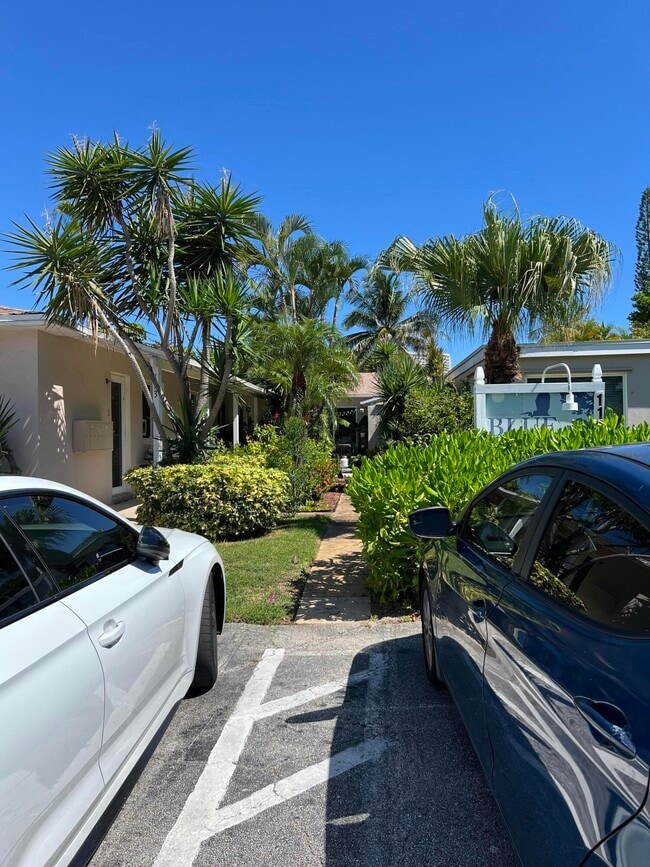 113 Edwards Ln in West Palm Beach, FL - Building Photo - Building Photo