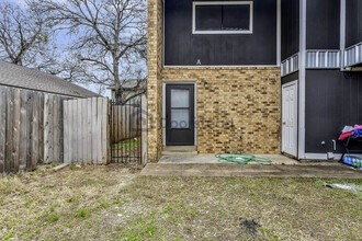 5201 S Pleasant Valley Rd, Unit A in Austin, TX - Foto de edificio - Building Photo