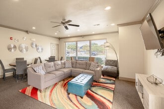 The Greens at Broken Arrow I, II,III, and IV in Broken Arrow, OK - Building Photo - Interior Photo