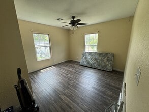 413 Schleicher St in Cuero, TX - Building Photo - Building Photo