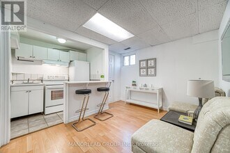 28 Kingslake Rd in Toronto, ON - Building Photo - Building Photo