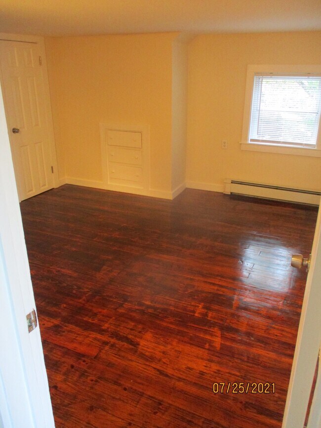 23 Gagne St, Unit 2 in Rochester, NH - Building Photo - Building Photo